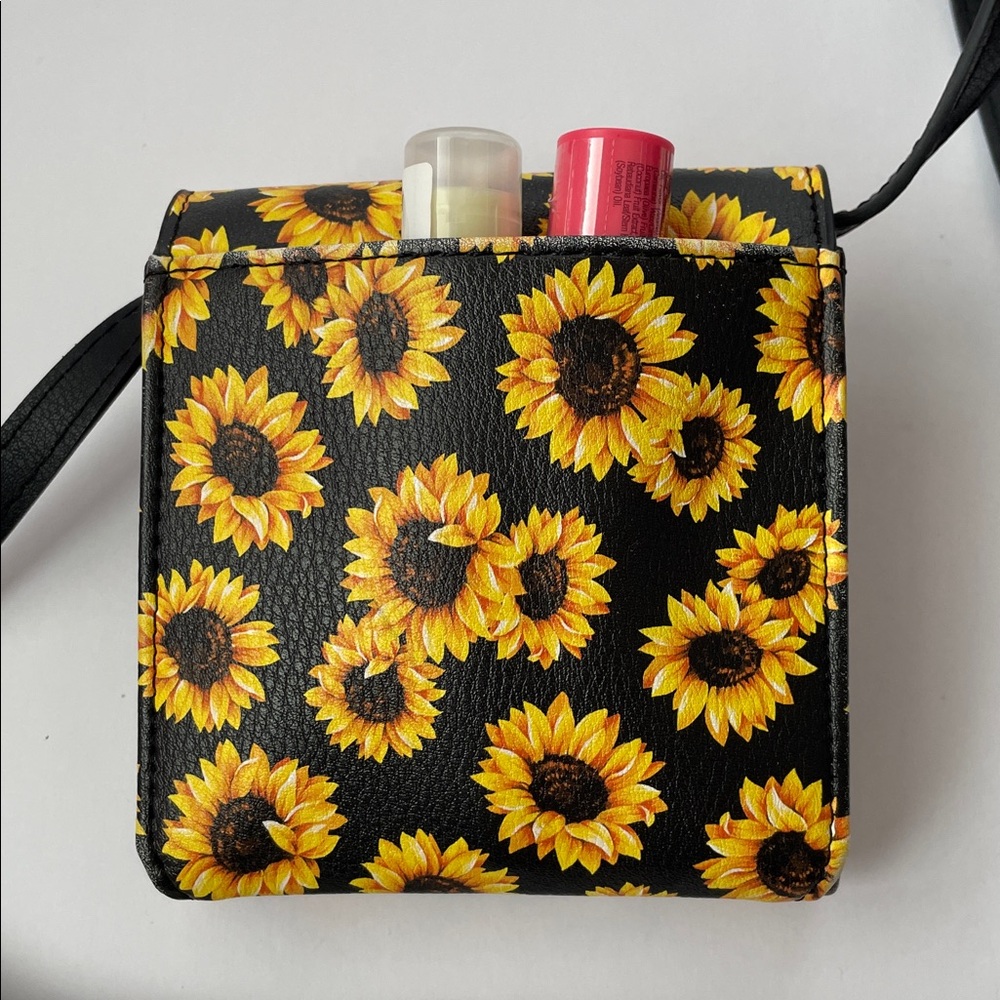 Sunflower Print Crossbody Bag. - Picture 4 of 4